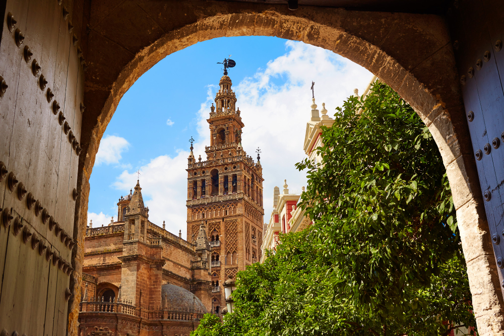 Aparcar en el centro de Sevilla: trucos y consejos para sobrevivir